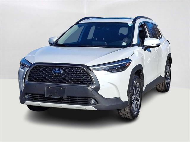 2022 Toyota Corolla Cross XLE's photo