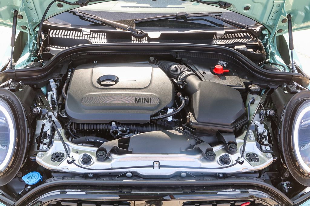 2026 Mini Cooper 2 Door Hardtop S Iconic photo 21