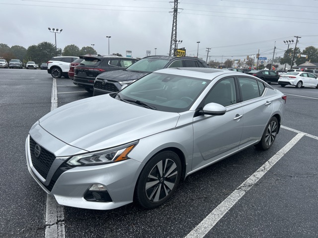 Used 2019 Nissan Altima SV with VIN 1N4BL4DV3KC149233 for sale in Anderson, SC