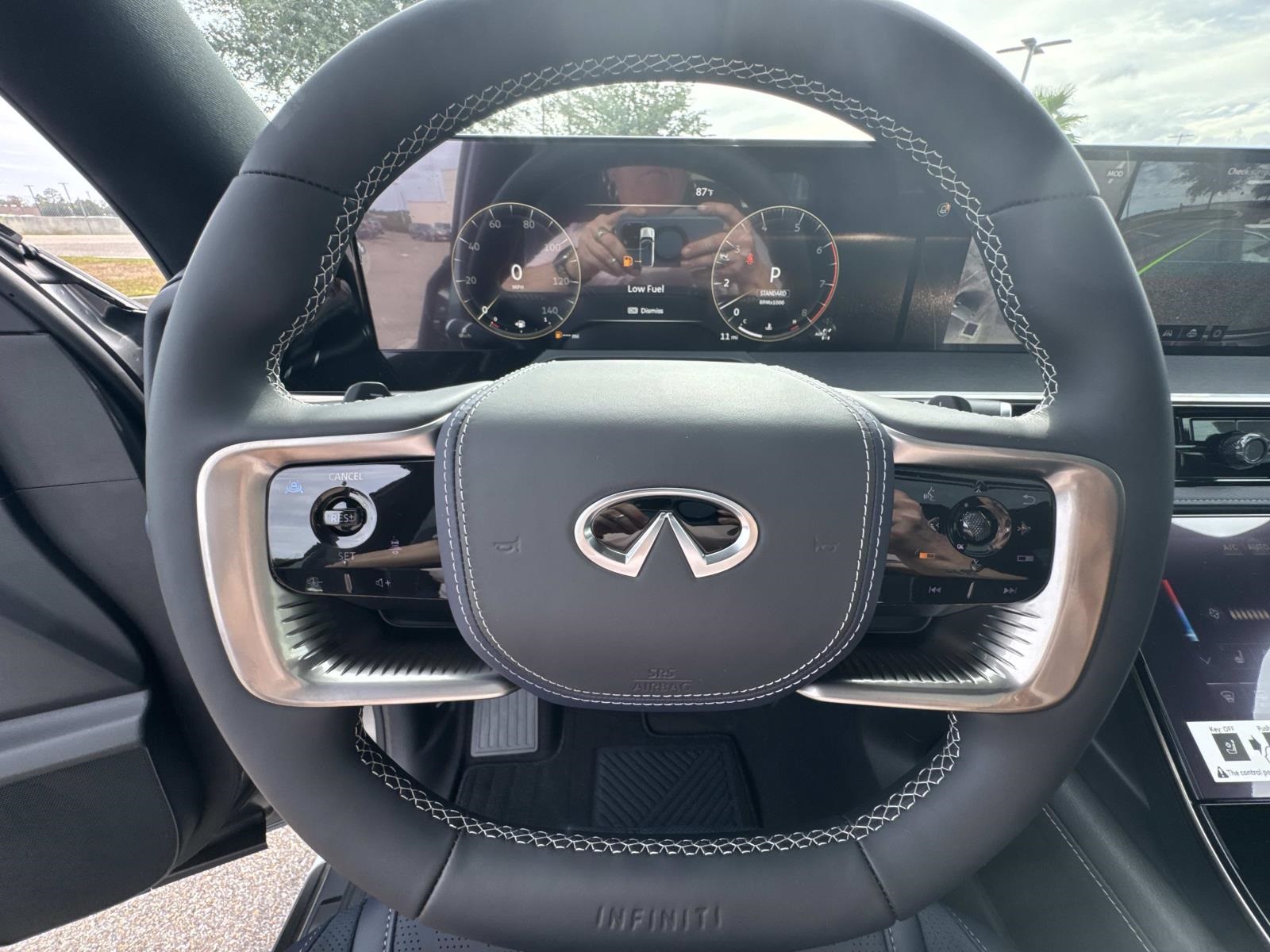 2026 Infiniti QX80 Sensory photo 15