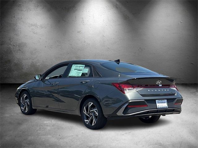 2025 Hyundai Elantra SEL Sport photo 5