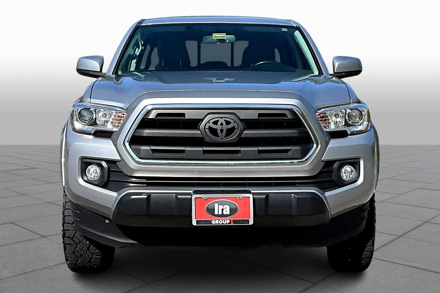 2016 Toyota Tacoma SR5 photo 3