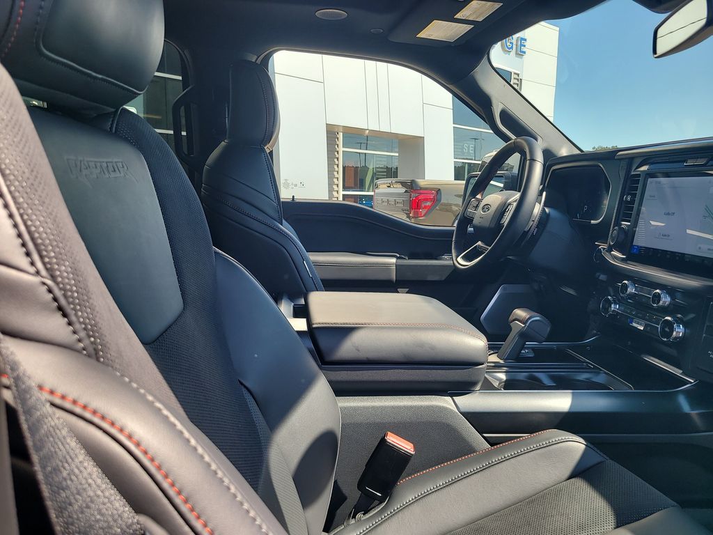 2025 Ford F-150 Raptor photo 27