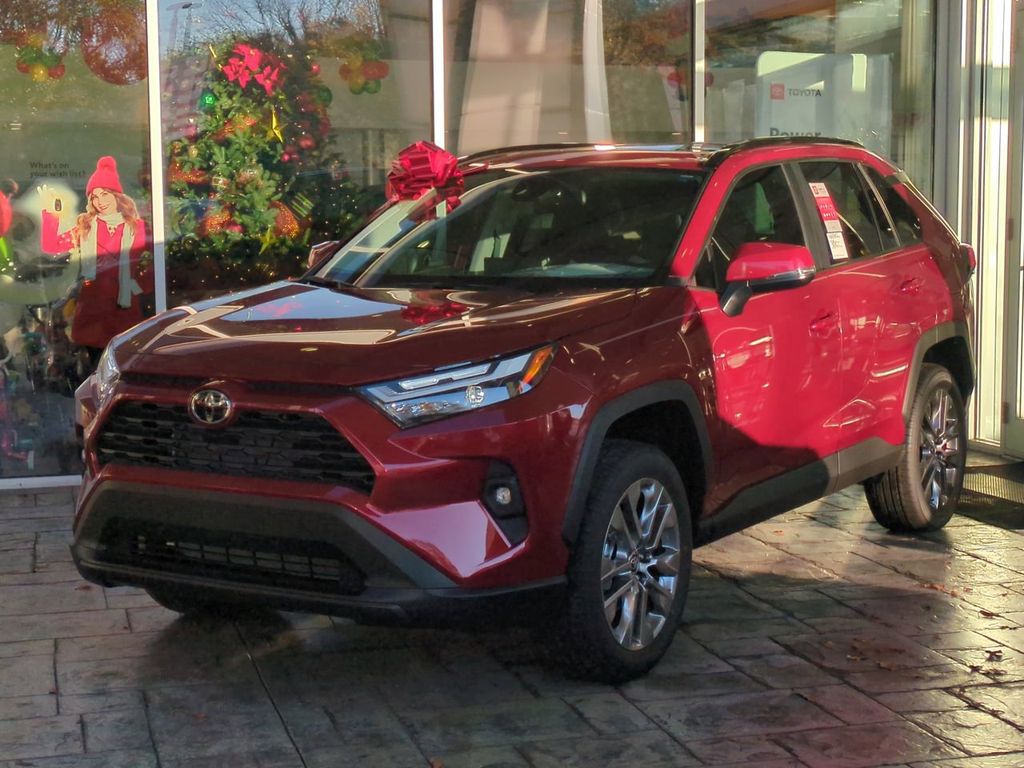 2025 Toyota RAV4 XLE Premium's photo