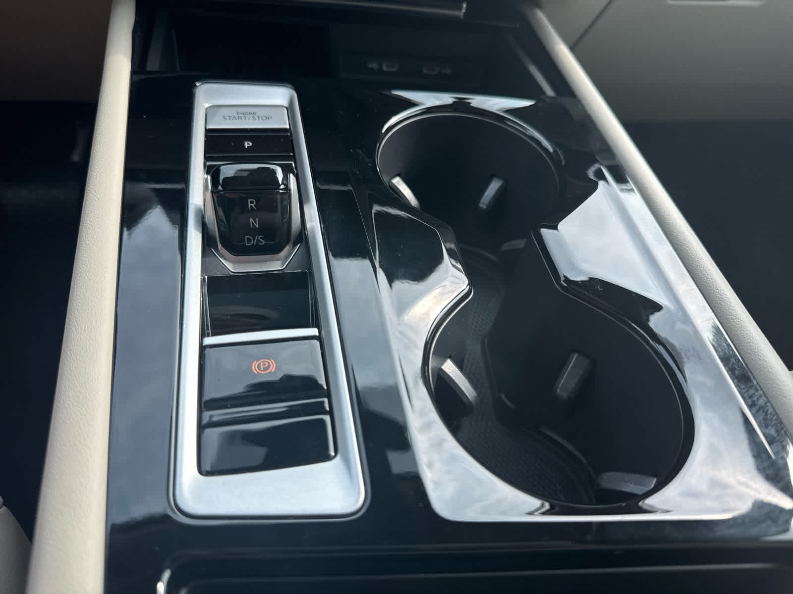 2025 Volkswagen Atlas SE Technology photo 28
