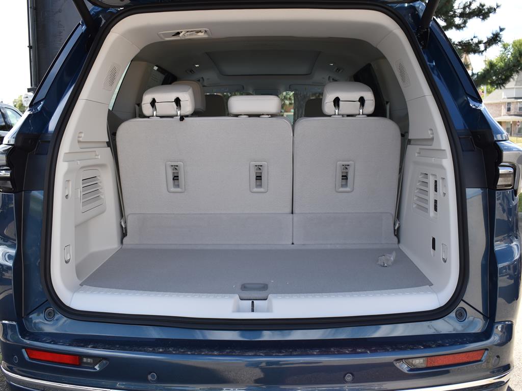 2026 Buick Enclave Avenir photo 11