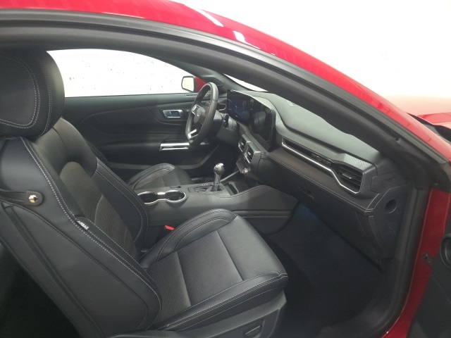 2024 Ford Mustang EcoBoost Premium photo 4