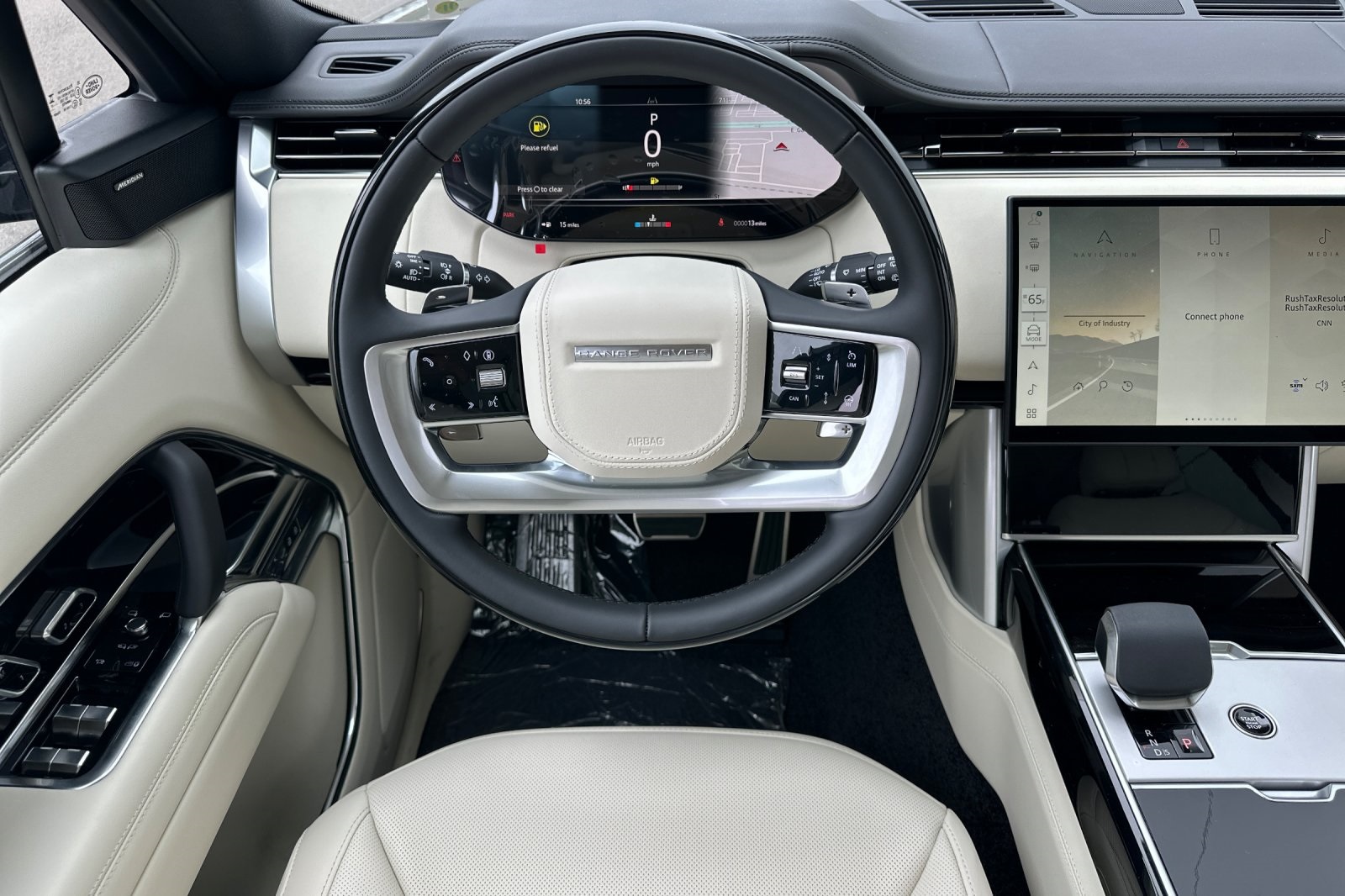 2025 Land Rover Range Rover SE photo 15