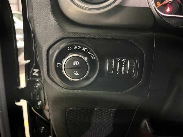 2021 Jeep Gladiator Overland photo 19