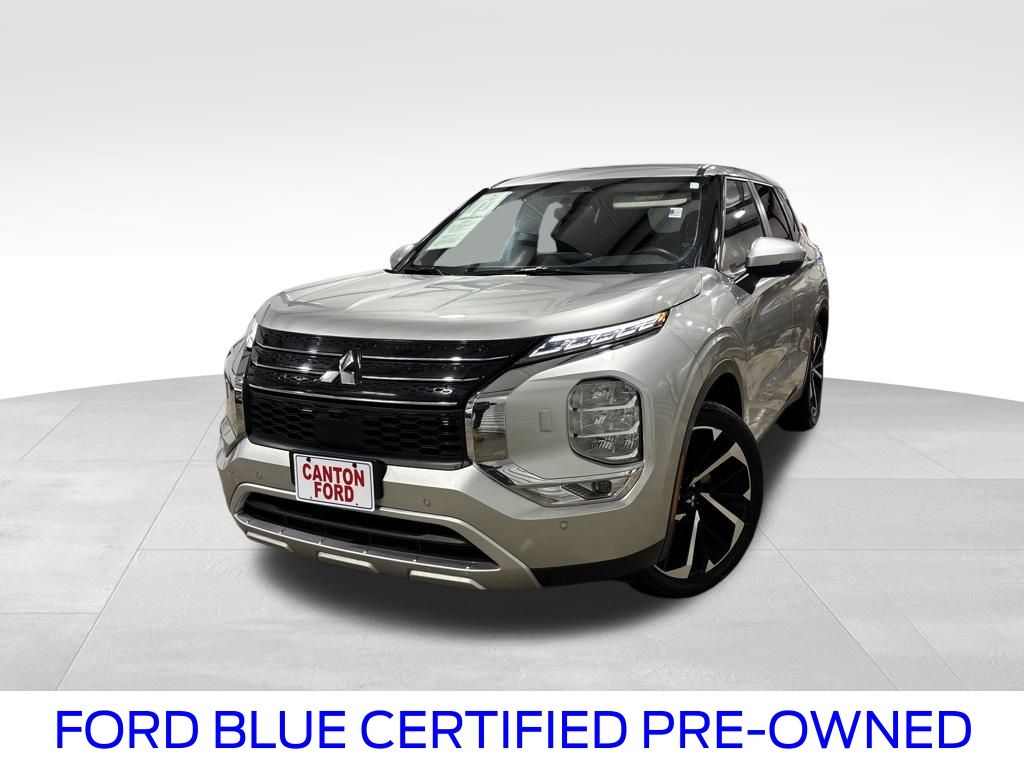 2024 Mitsubishi Outlander SE's photo