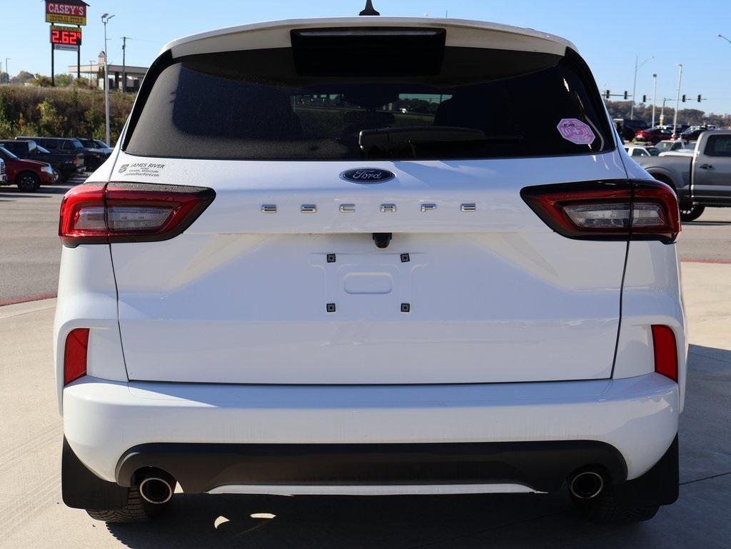 2023 Ford Escape ST-Line photo 2