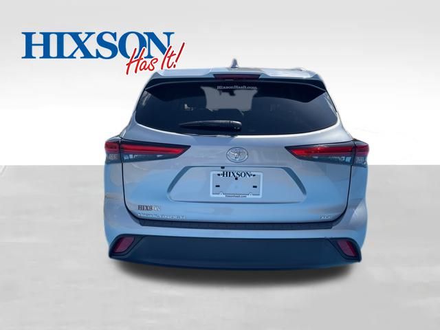 2022 Toyota Highlander XLE photo 6
