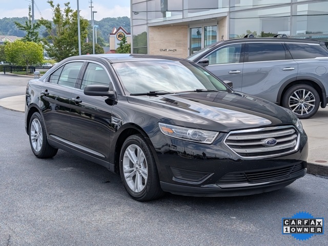 2017 Ford Taurus SE photo 7