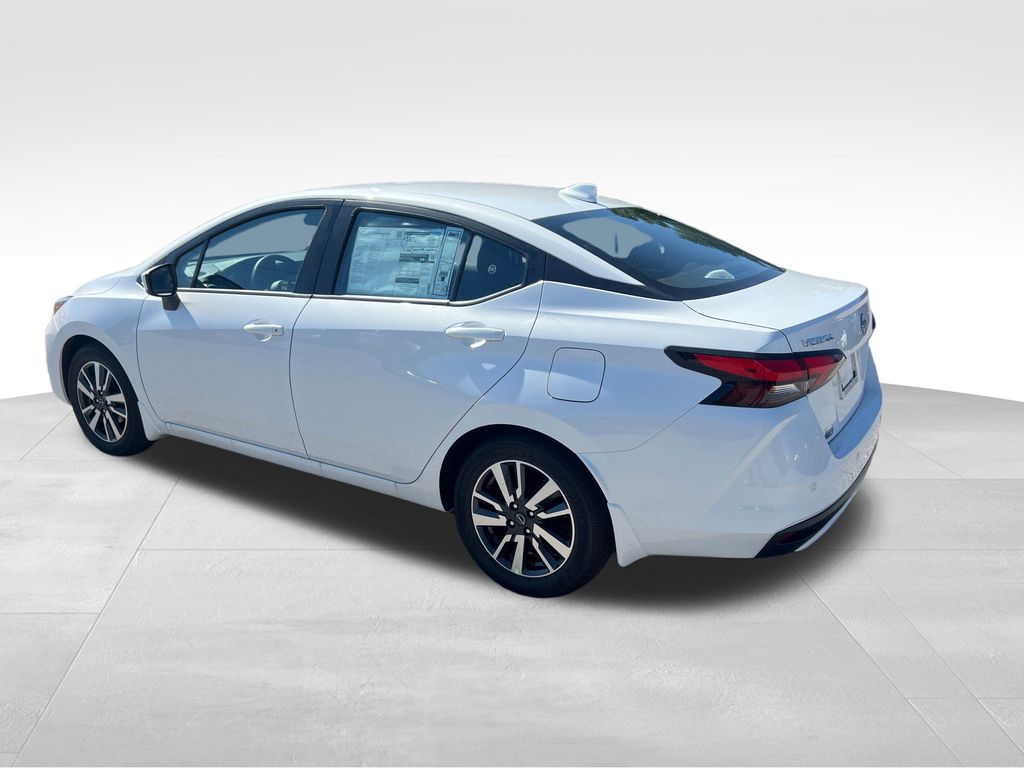 2025 Nissan Versa 1.6 SV photo 2