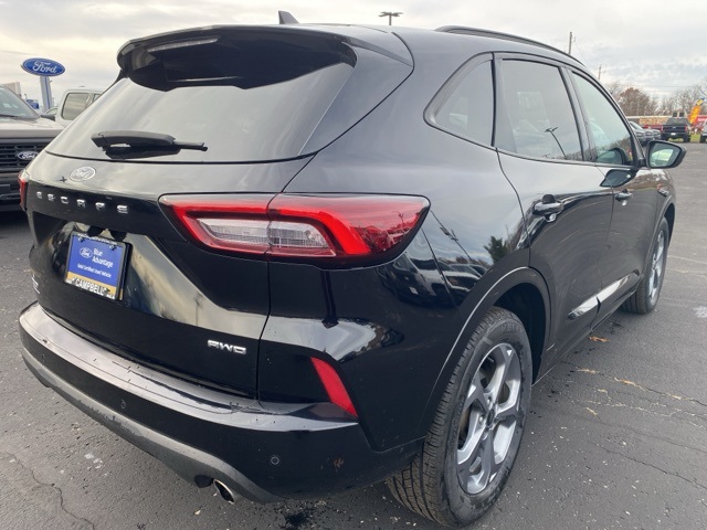 2023 Ford Escape ST-Line photo 3