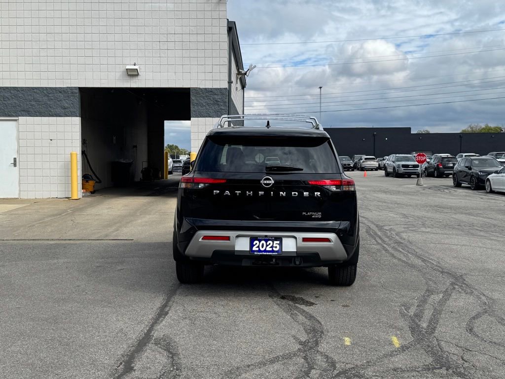 2025 Nissan Pathfinder Platinum photo 5