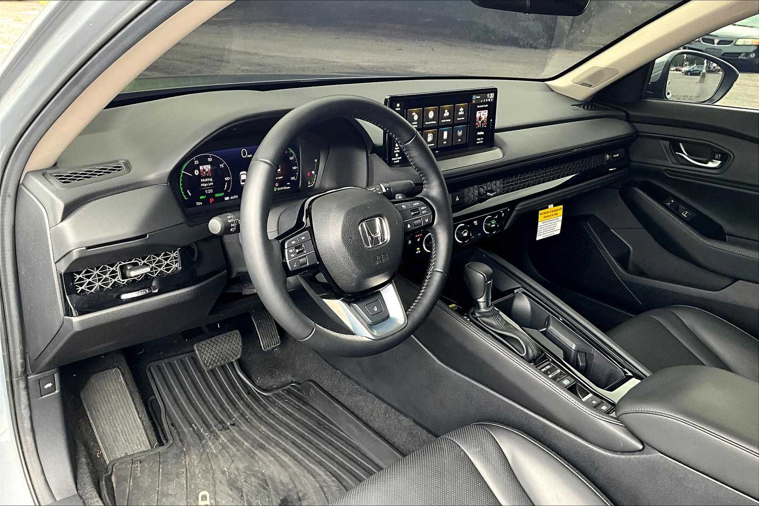 2025 Honda Accord Hybrid Touring photo 17