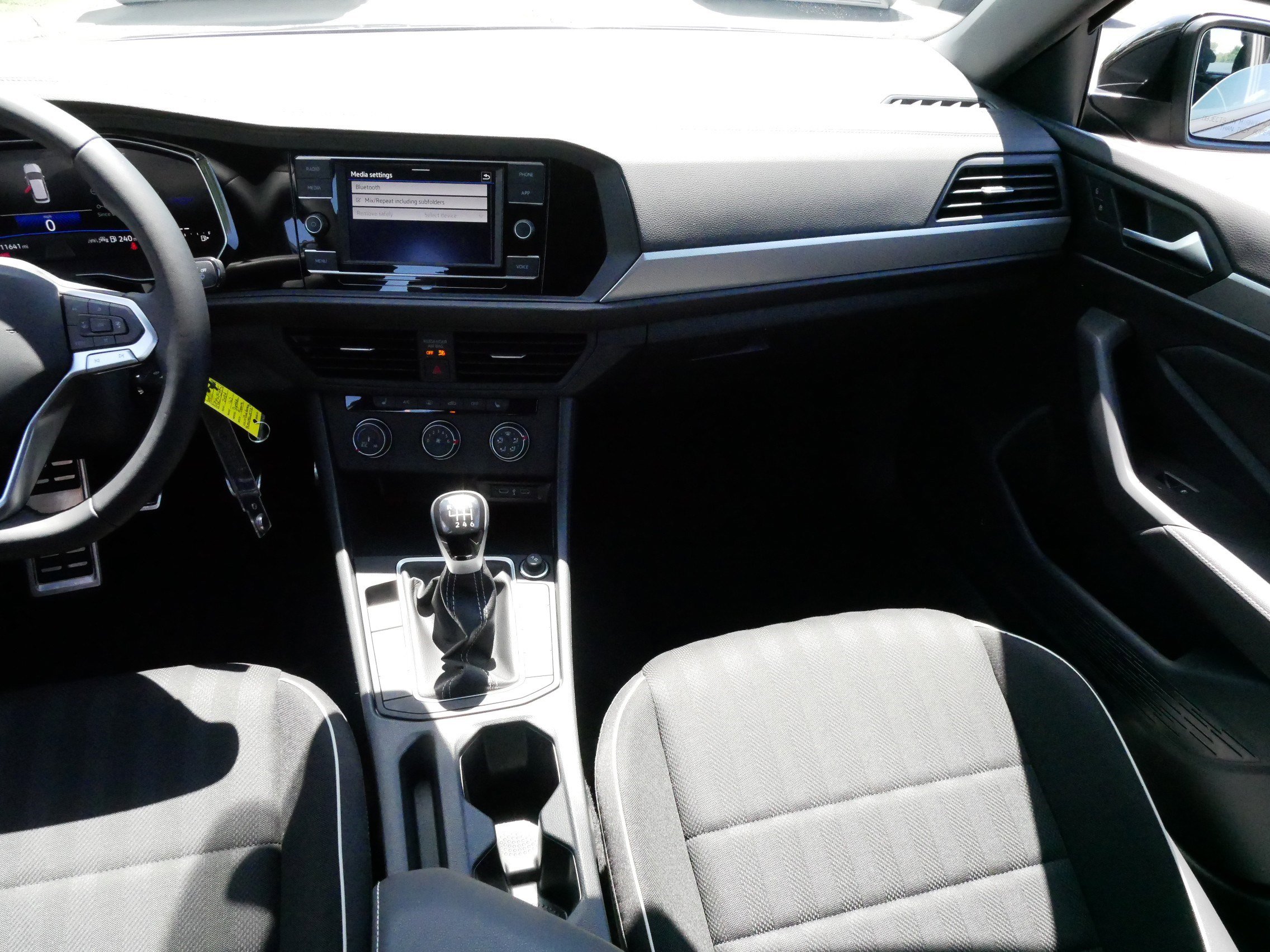 2024 Volkswagen Jetta Sport photo 11