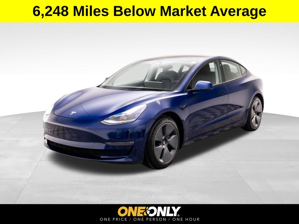 2022 Tesla Model 3 Base's photo