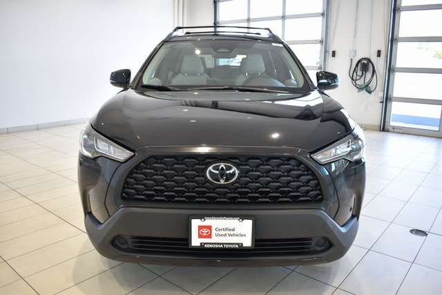 2023 Toyota Corolla Cross LE photo 3