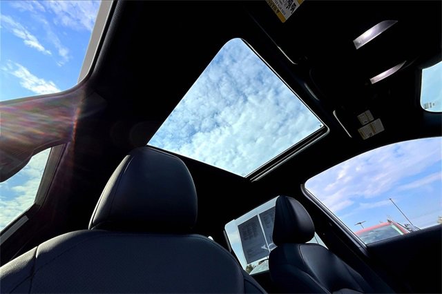 2025 Subaru Forester Limited Base photo 19