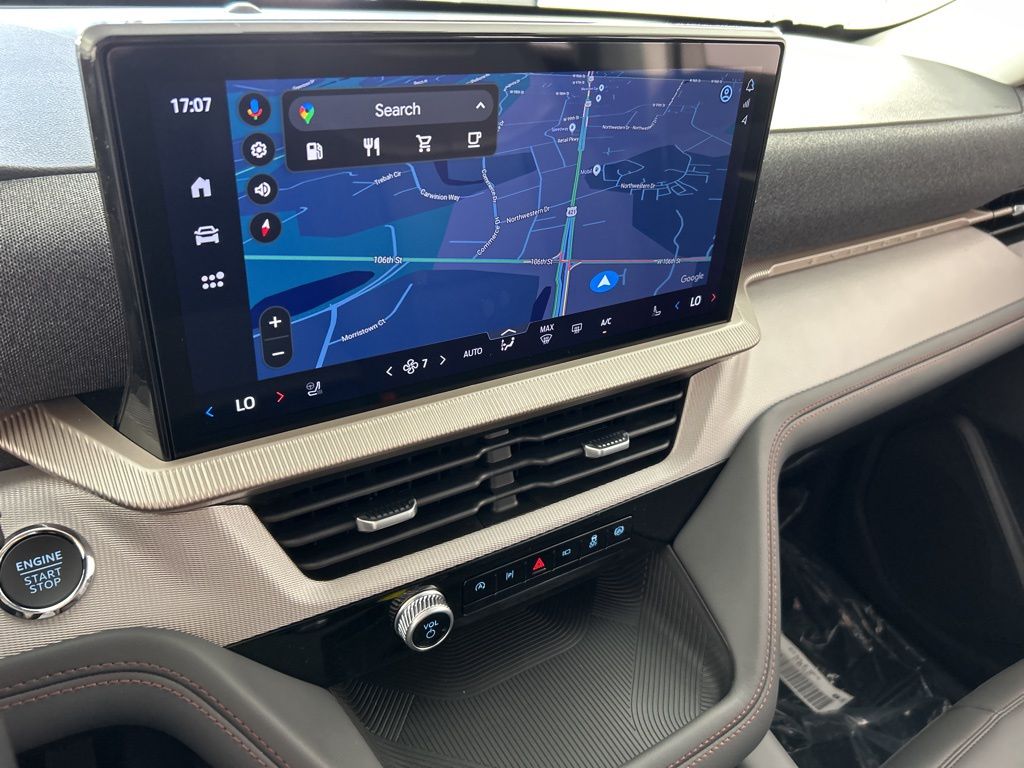 2025 Ford Explorer photo 15