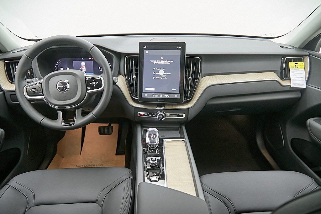 2026 VOLVO XC60 - Image 22