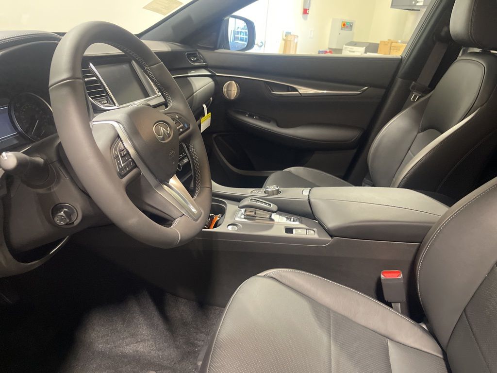 2025 Infiniti QX55 Essential photo 33