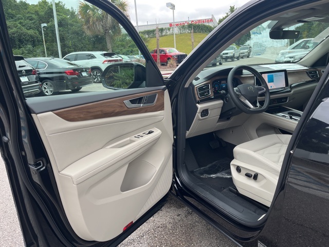 2026 Volkswagen Atlas SE photo 4