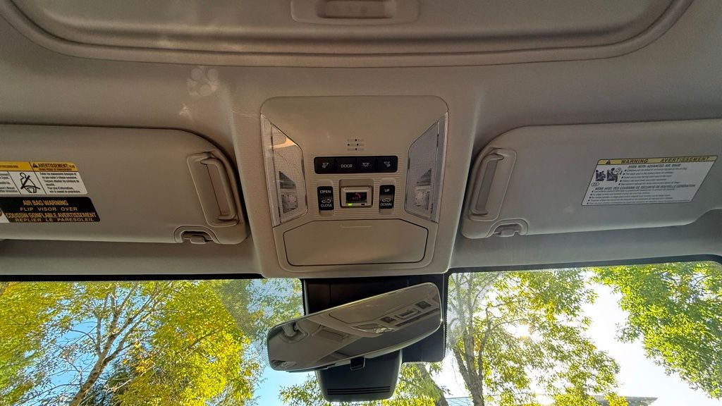 2024 Toyota RAV4 Hybrid XLE photo 32