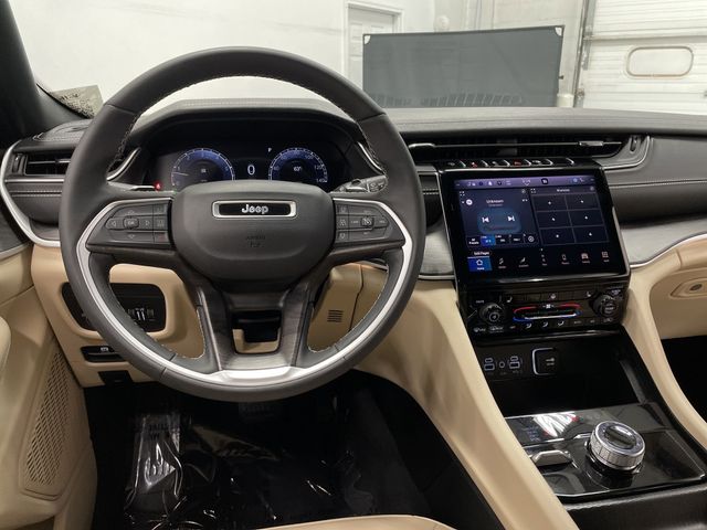 2024 Jeep Grand Cherokee Limited photo 5
