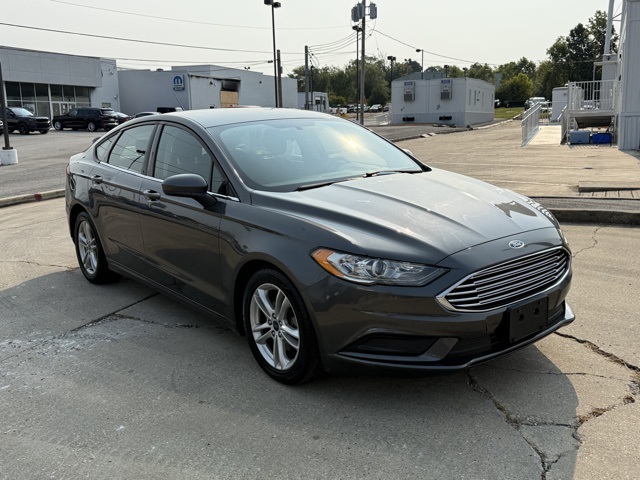 2018 Ford Fusion SE photo 4