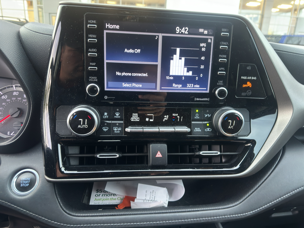 2021 Toyota Highlander L photo 5