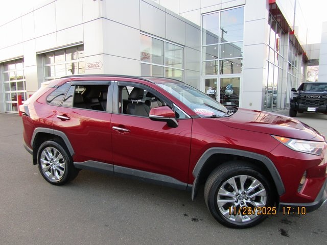 2019 Toyota RAV4 Limited's photo