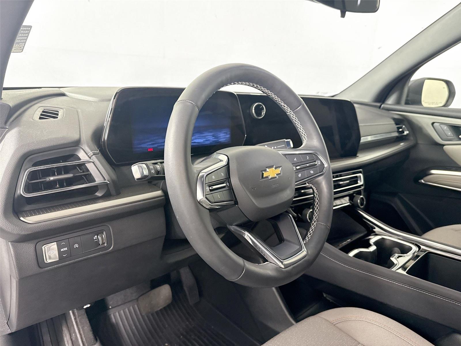 2025 Chevrolet Traverse photo 10