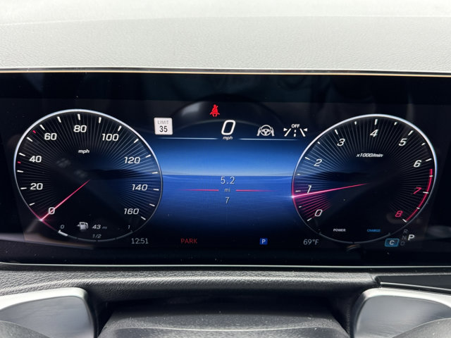 2025 Mercedes Benz GLB 250 photo 12