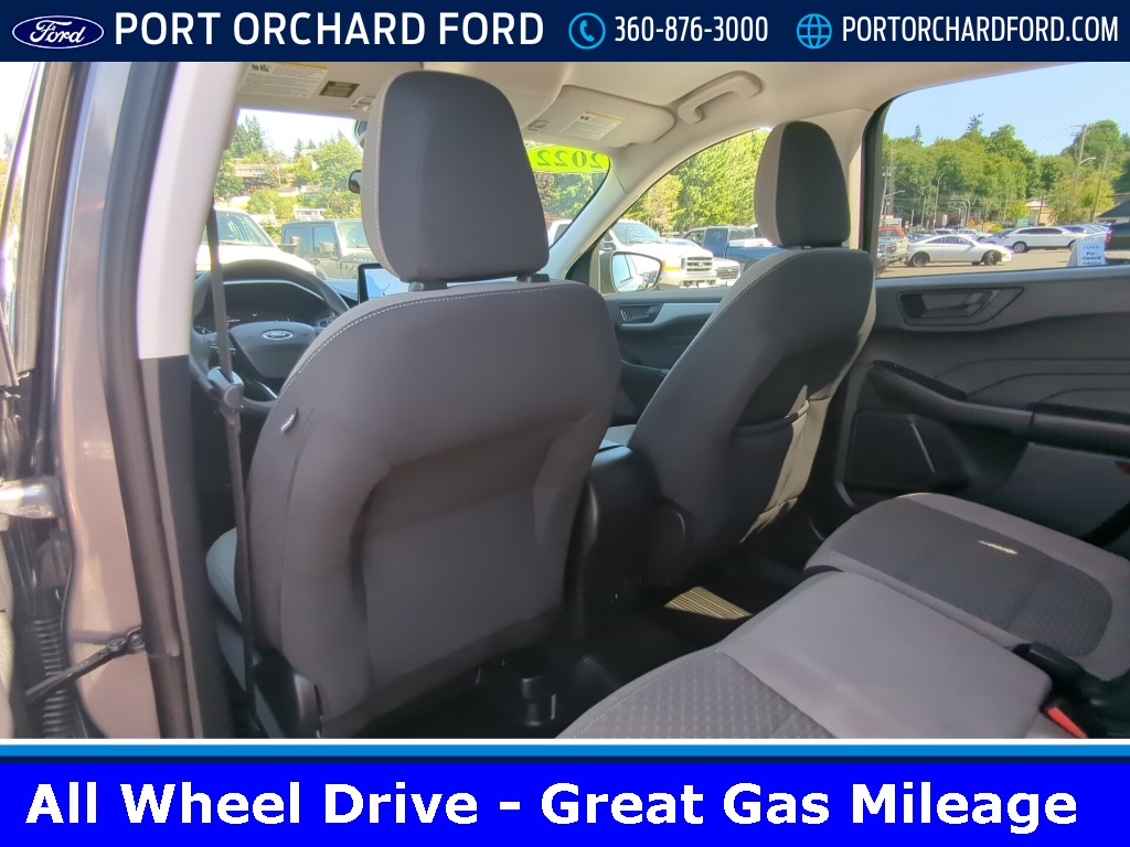 2022 Ford Escape SE photo 3