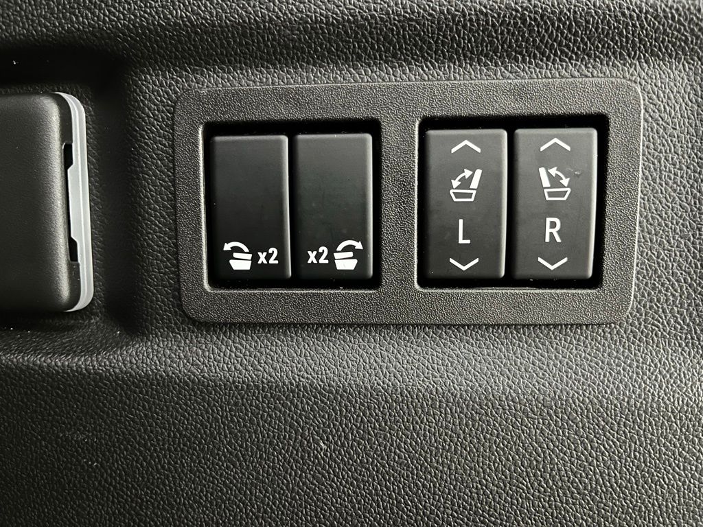 2023 Gmc Yukon Denali photo 16