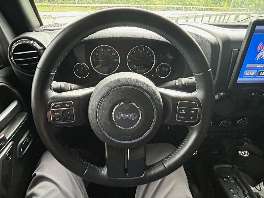 2017 Jeep Wrangler Unlimited Sahara photo 13