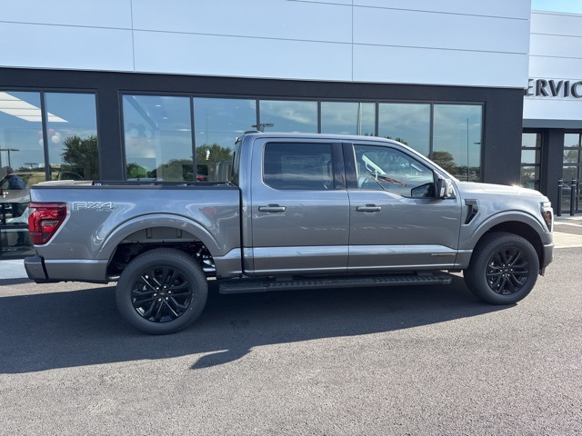 2025 Ford F-150 Lariat photo 2