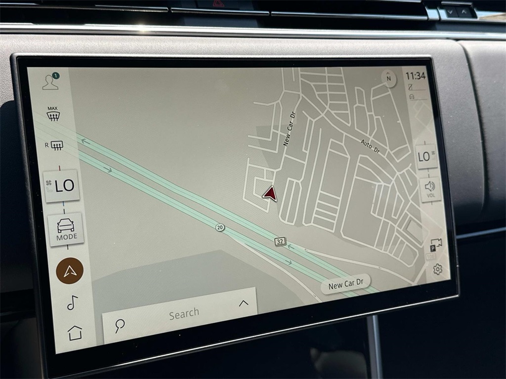 2025 Land Rover Range Rover SE photo 4