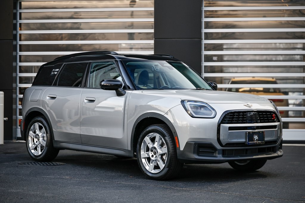 2025 MINI Countryman S's photo