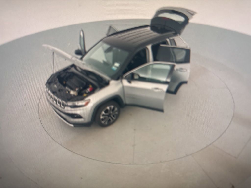 2023 Jeep Compass Limited photo 3