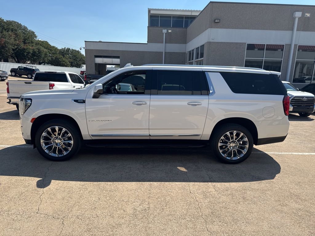 2023 Gmc Yukon XL SLT photo 2