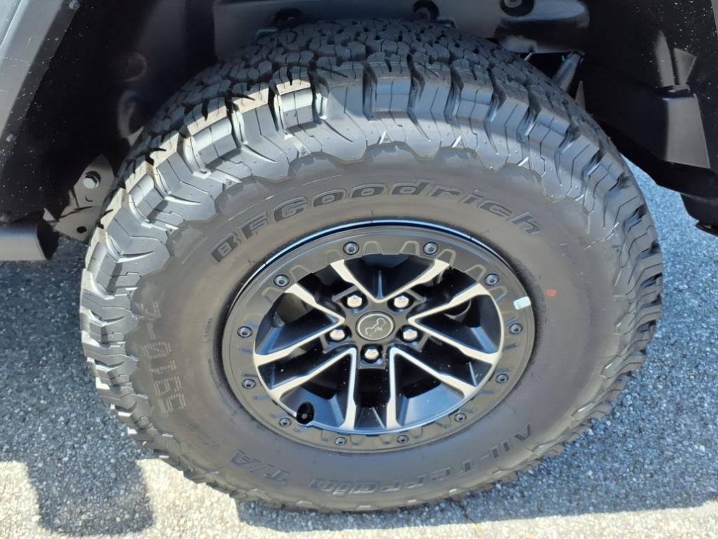 2025 Jeep Wrangler Willys photo 8