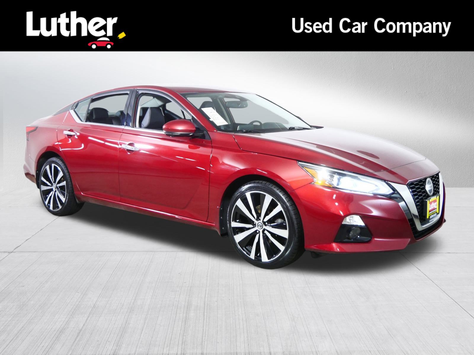 2021 Nissan Altima Platinum's photo