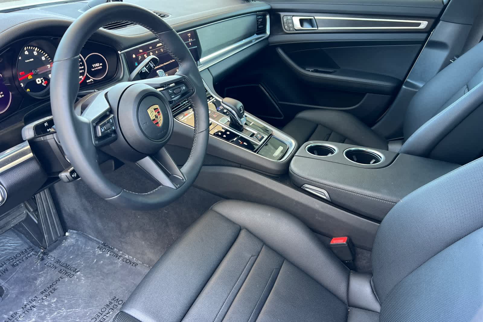 2023 Porsche Panamera 4 Platinum photo 6