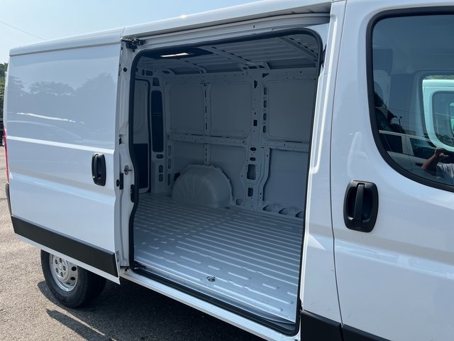 2025 Ram ProMaster 1500 Cargo Van photo 2