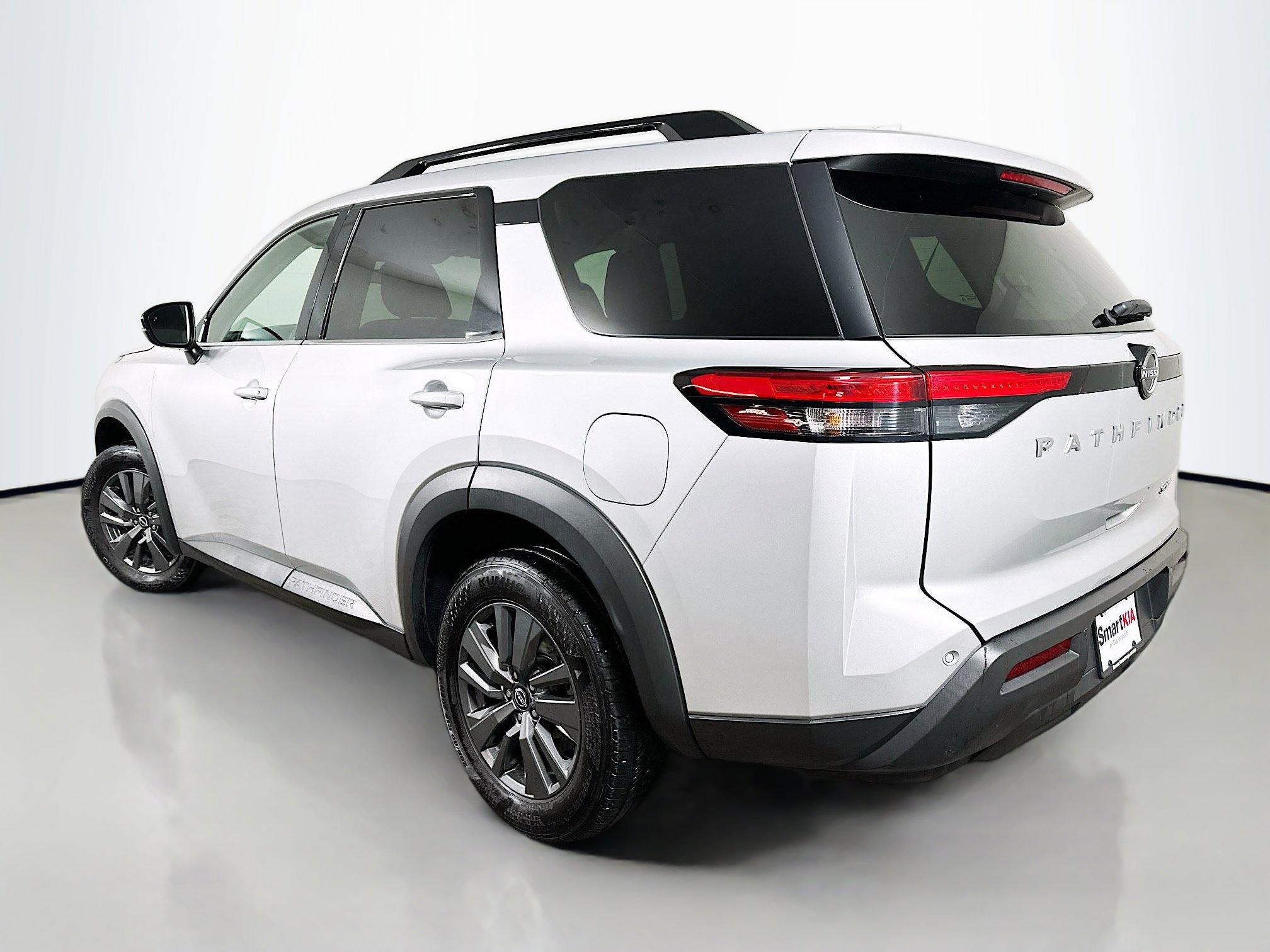 2023 Nissan Pathfinder SV photo 5