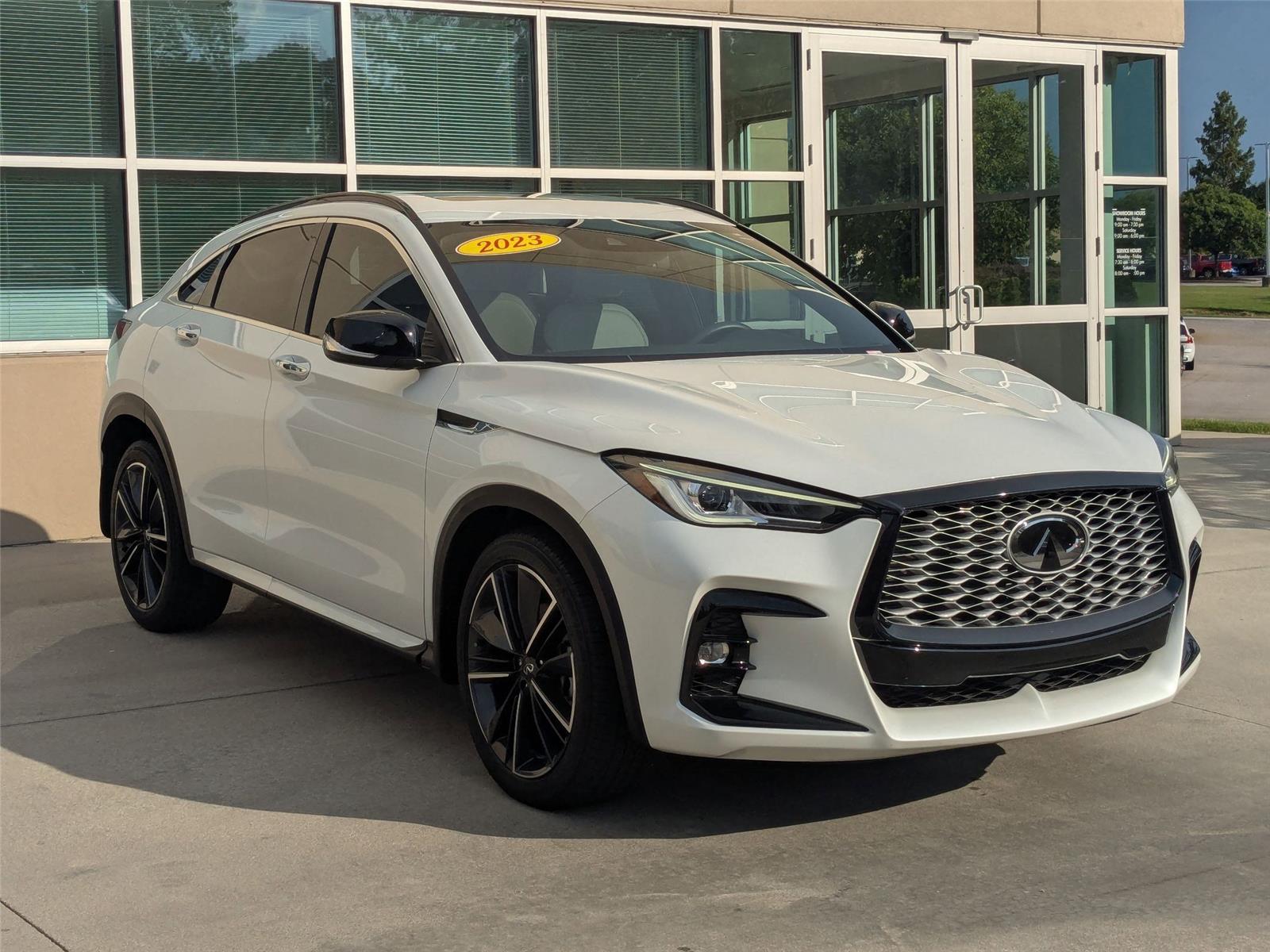 2023 Infiniti QX55 Luxe photo 3